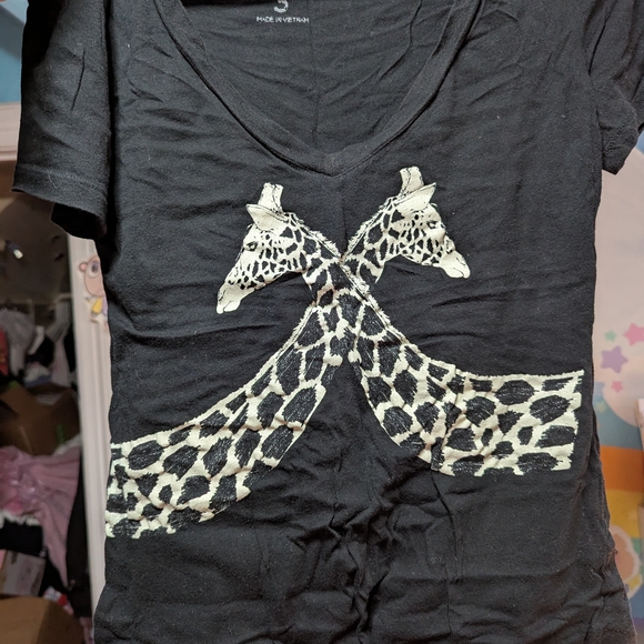 Elegant Black Giraffe Print Women's Tee - Picture 1 of 2